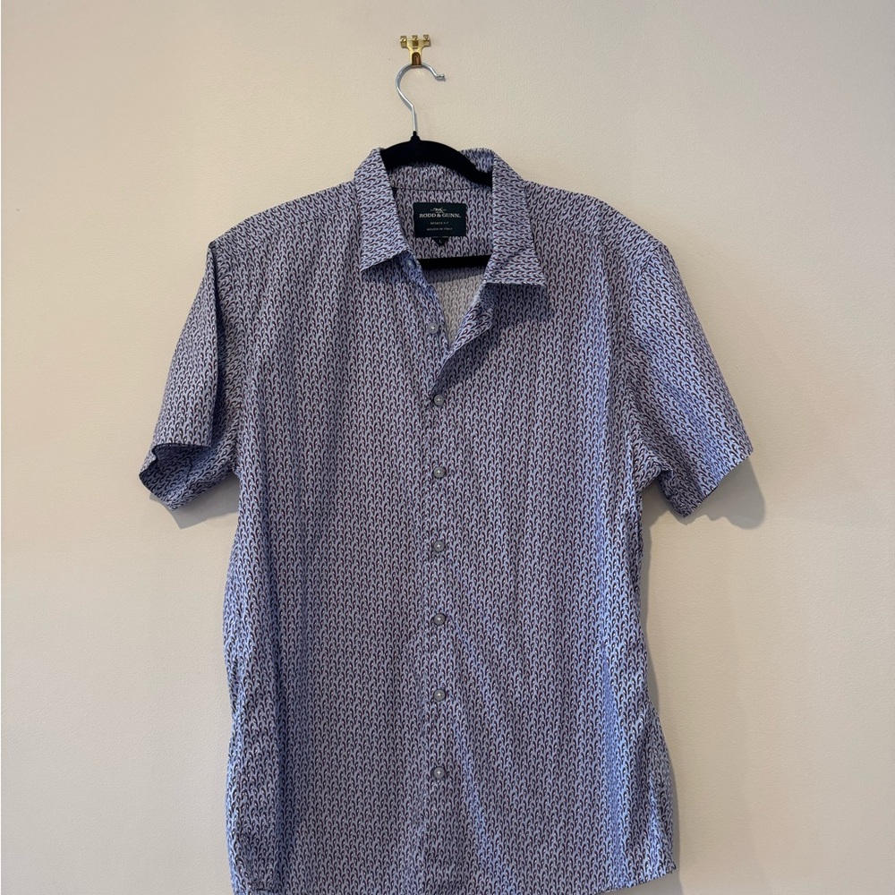 Rodd & Gunn Men's White and Blue Patterned Shirt